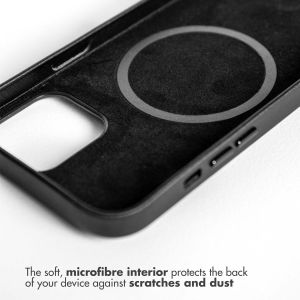 Accezz Leather Backcover mit MagSafe für das iPhone 15 Pro Max - Schwarz