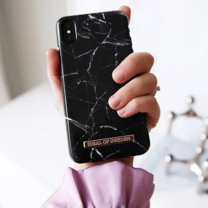 iDeal of Sweden Fashion Back Case für das Samsung Galaxy S23 Plus - Black Thunder Marble