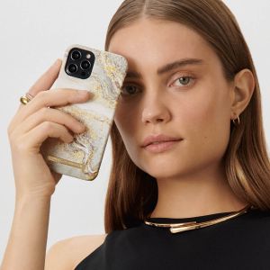 iDeal of Sweden Fashion Back Case für das iPhone 13 - Sparkle Greige Marble