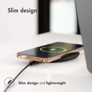 Accezz Qi Soft Touch Wireless Charger für das iPhone 15 Plus - Kabelloses Ladegerät - 10 Watt - Schwarz
