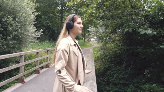 iMoshion ﻿Bluetooth Over-Ear Headphones - Kabelloser Kopfhörer + AUX-Kabel - Active Noise Cancelling - Schwarz