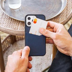 Accezz Premium Leather Card Slot Back Cover für das iPhone 14 - Dunkelblau