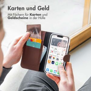 Accezz Wallet TPU Klapphülle für das iPhone 14 Plus - Braun