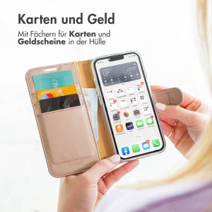 Accezz Wallet TPU Klapphülle für das Samsung Galaxy S22 Ultra - Gold