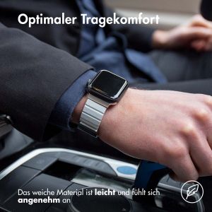 iMoshion Magnetlederarmband für das Apple Watch Series 1-9 / SE / Ultra (2) - 42/44/45/49 mm - Weiß