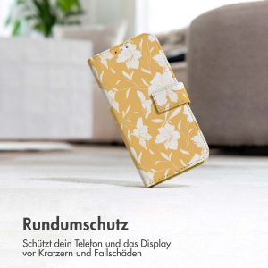 iMoshion ﻿Design Klapphülle für das iPhone SE (2022 / 2020) / 8 / 7 / 6(s) - Yellow Flowers