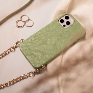 Selencia Aina ﻿Hülle aus Schlangenleder mit Band für das Samsung Galaxy S22 Plus - Grün