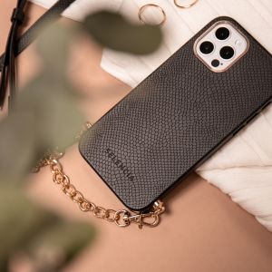 Selencia Aina ﻿Hülle aus Schlangenleder mit Band für das Samsung Galaxy S22 - Schwarz