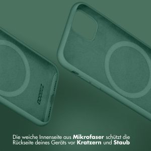 Accezz Liquid Silikoncase mit MagSafe für das iPhone 15 Pro - Dunkelgrün