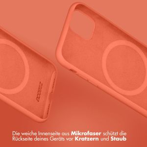 Accezz Liquid Silikoncase mit MagSafe für das iPhone 14 Pro Max - Nektarine