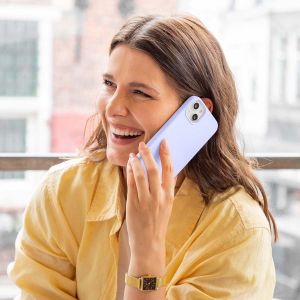 Accezz Liquid Silikoncase mit MagSafe für das iPhone 15 Pro Max - Violett