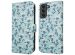 iMoshion Design Klapphülle für das Samsung Galaxy S21 - Blue Flowers