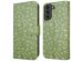 iMoshion Design Klapphülle für das Samsung Galaxy S21 - Green Flowers