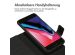 Accezz Premium Leather 2 in 1 Klapphülle für das iPhone SE (2022 / 2020) / 8 / 7 / 6(s) - Schwarz
