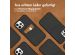 Accezz Premium Leather Card Slot Back Cover für das iPhone 12 (Pro) - Schwarz