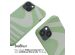 iMoshion Silikonhülle design mit Band für das iPhone 14 - Retro Green