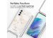 iMoshion Design Hülle mit Band für das Samsung Galaxy S21 FE - White Marble