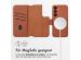 Accezz 2-in-1 Klapphülle aus Leder mit MagSafe für das Samsung Galaxy S24 - Sienna Brown