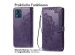 iMoshion Mandala Klapphülle für das Motorola Moto E13 - Violett