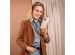 Selencia Aina ﻿Hülle aus Schlangenleder mit Band für das Samsung Galaxy S22 - Weiß