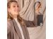 Selencia Aina ﻿Hülle aus Schlangenleder mit Band für das Samsung Galaxy S22 Plus - Schwarz