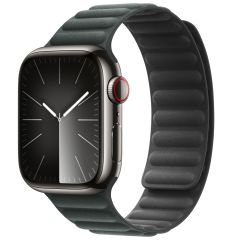 Apple Armband mit Magnetverschluss FineWoven für die Apple Watch Series 1-9 / SE - 38/40/41 mm - Größe S/M - Evergreen
