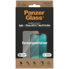 PanzerGlass Ultra-Wide Fit Antibakterieller Displayschutz mit Applikator für das iPhone 14 Plus
