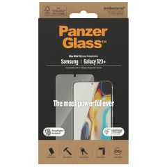 PanzerGlass Ultra-Wide Fit Antibakterieller Displayschutz mit Applikator für das Samsung Galaxy S23 Plus - Schwarz