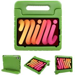 iMoshion Schutzhülle mit Handgriff kindersicher für das iPad Mini 6 (2021) - Grün