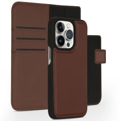 Accezz Premium Leather 2 in 1 Klapphülle für das iPhone 14 Pro - Braun