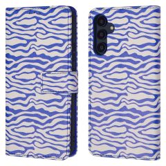 iMoshion ﻿Design Klapphülle für das Samsung Galaxy A54 (5G) - White Blue Stripes