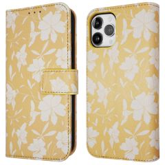 iMoshion ﻿Design Klapphülle für das iPhone 12 (Pro) - Yellow Flowers