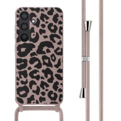 iMoshion Silikonhülle design mit Band für das Samsung Galaxy S24 - Animal Pink