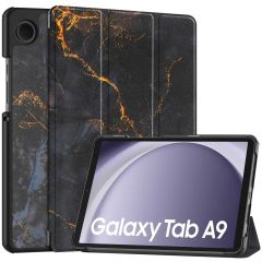 iMoshion Design Trifold Klapphülle für das Samsung Galaxy Tab A9 8.7 Zoll - Black Marble