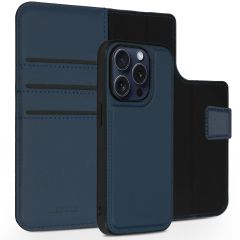 Accezz Premium Leather 2 in 1 Wallet Bookcase für das iPhone 15 Pro - Dunkelblau