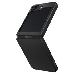 Spigen Air Skin™ Cover für das Samsung Galaxy Z Flip 5 - Schwarz
