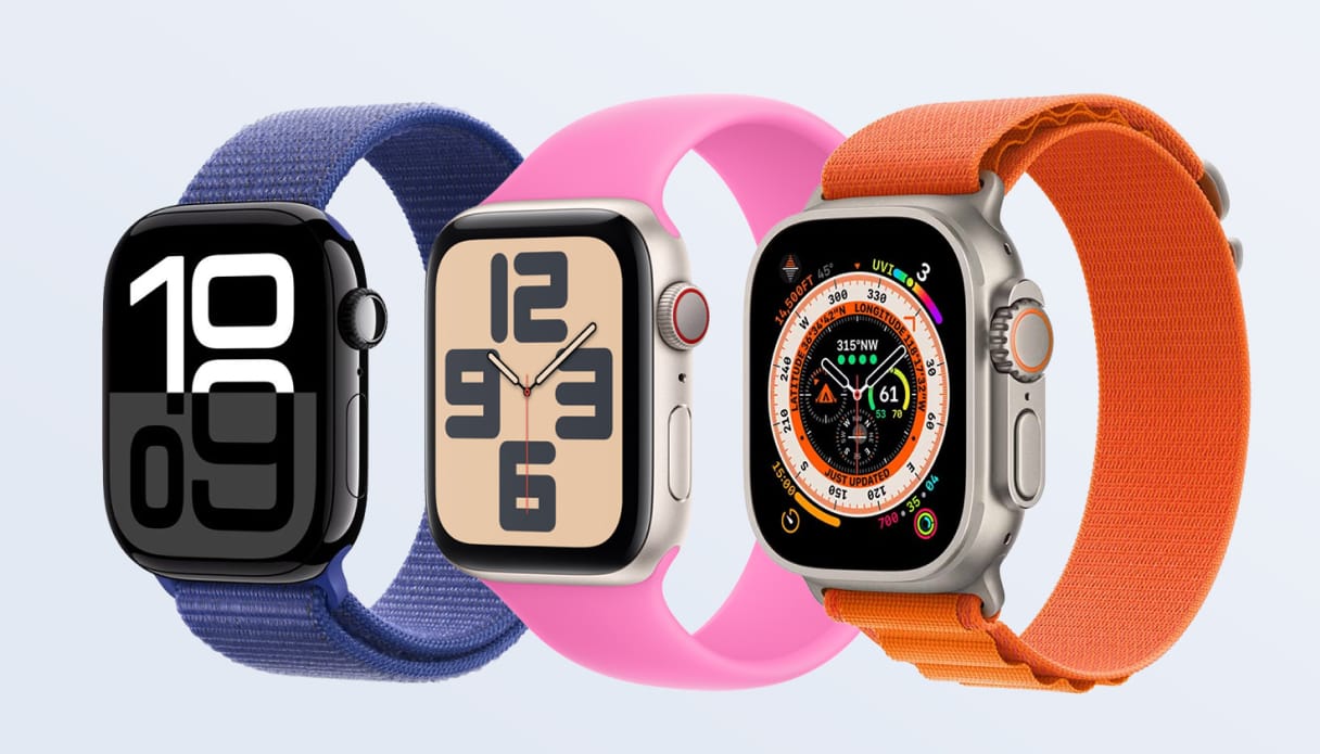 Produktfoto von drei verschiedenen Apple Watches vor blauem Hintergrund.