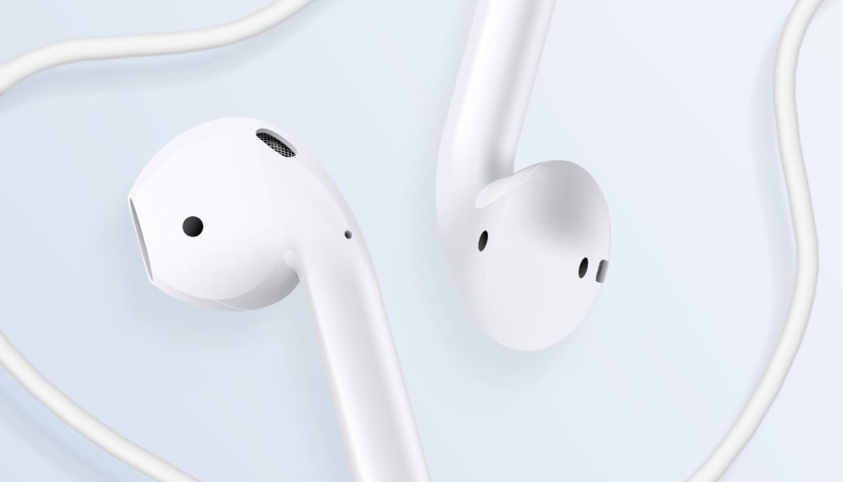 Weiße Earbuds mit Kabel.