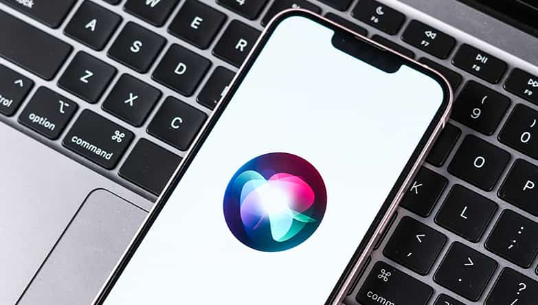 iPhone 16 mit iOS 18, das Update macht Siri noch hilfsbereiter und leistungsfähiger.